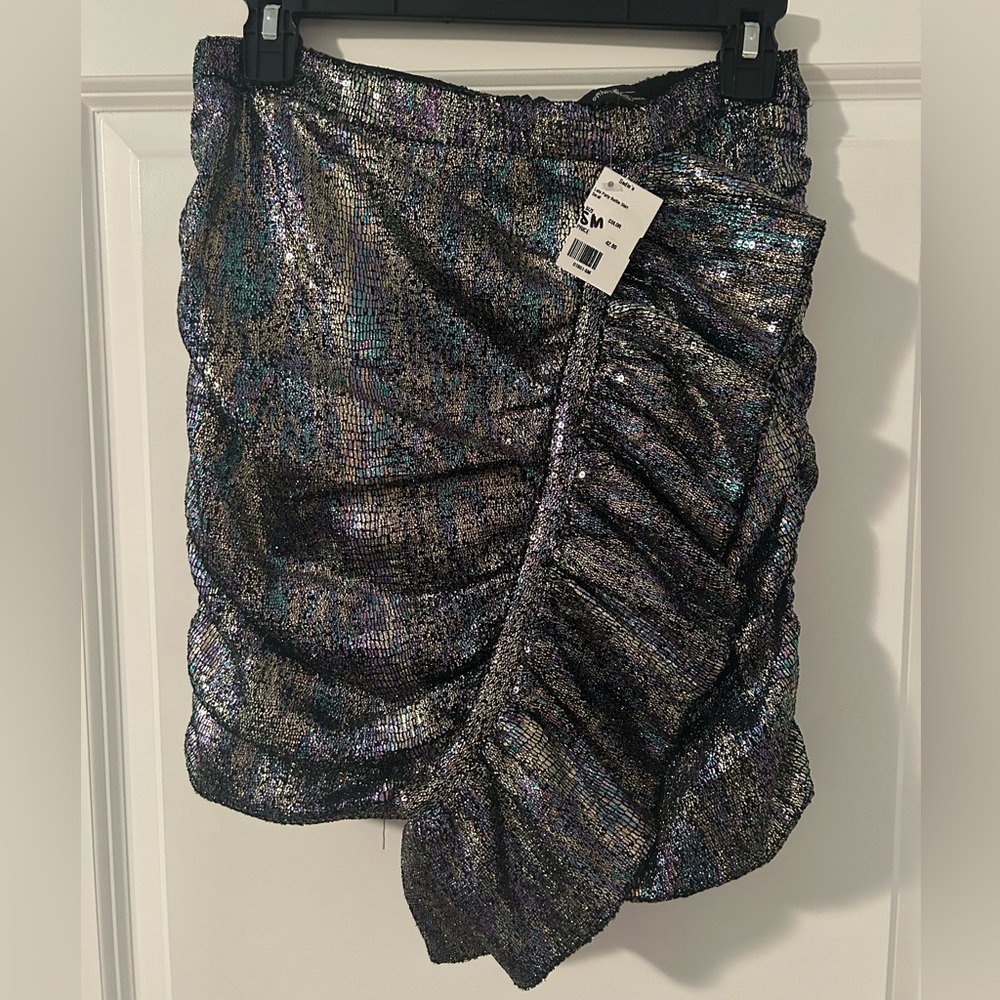 NWT ontwentyth mini ruffle skirt size